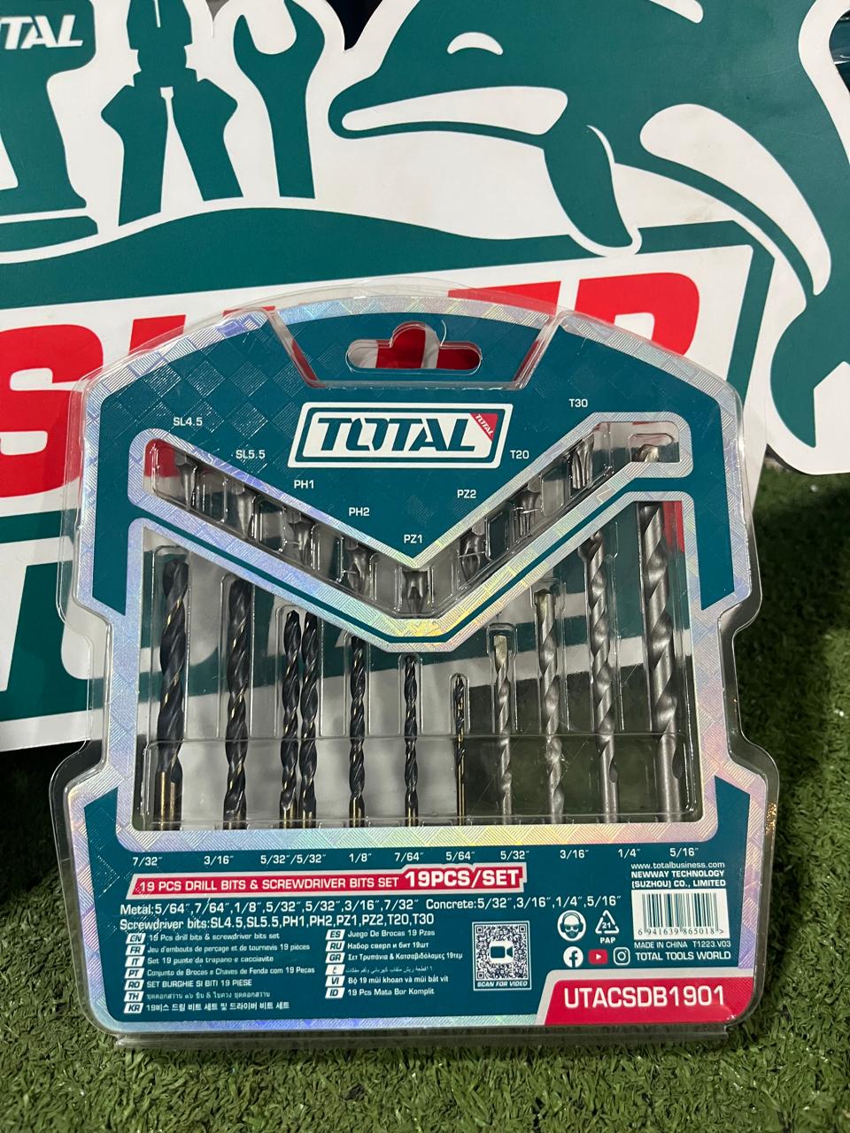 KIT DE PUNTAS Y BROCAS 19PCS UTACSDB1901